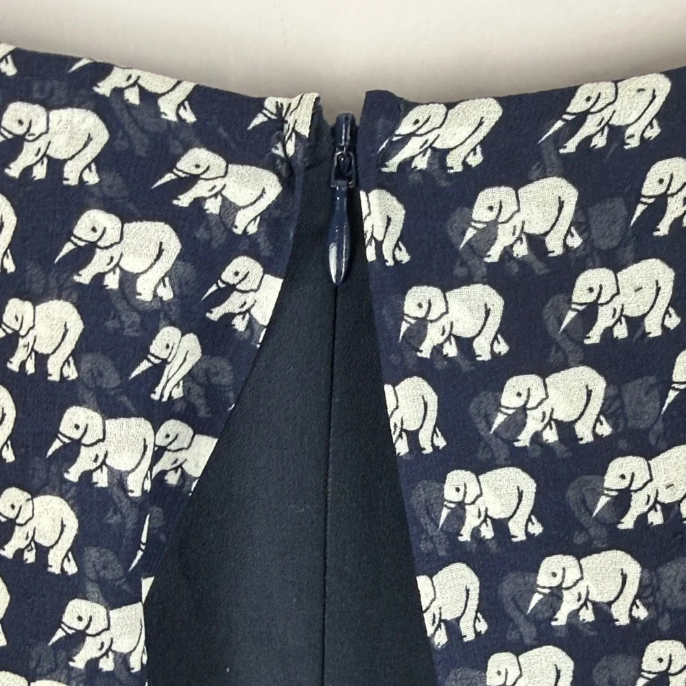 CAbi Parade Chic Blue White Elephant Print V-Neck Cap Sleeves Medium Blouse - Picture 10 of 12
